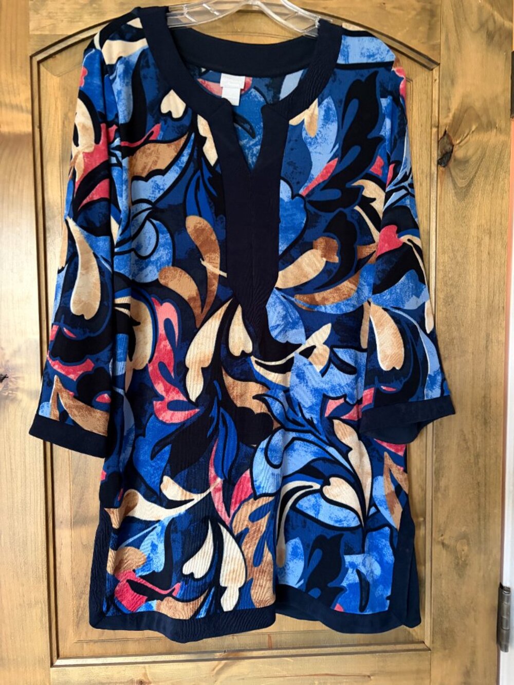 CHICO's Traveler's Tunic Top. Stunning colors! Chico's size 2 (12/14) Large